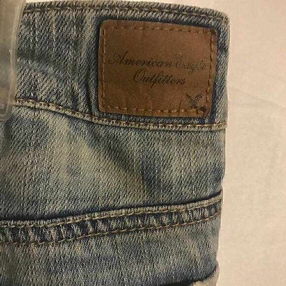 American Eagle Light Wash Crochet Jean Whisker Denim Shorts 8 - Picture 3 of 7